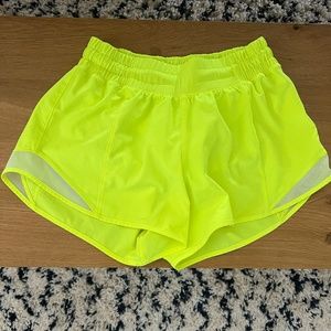 Lululemon Hotty Hot shorts 2.5”